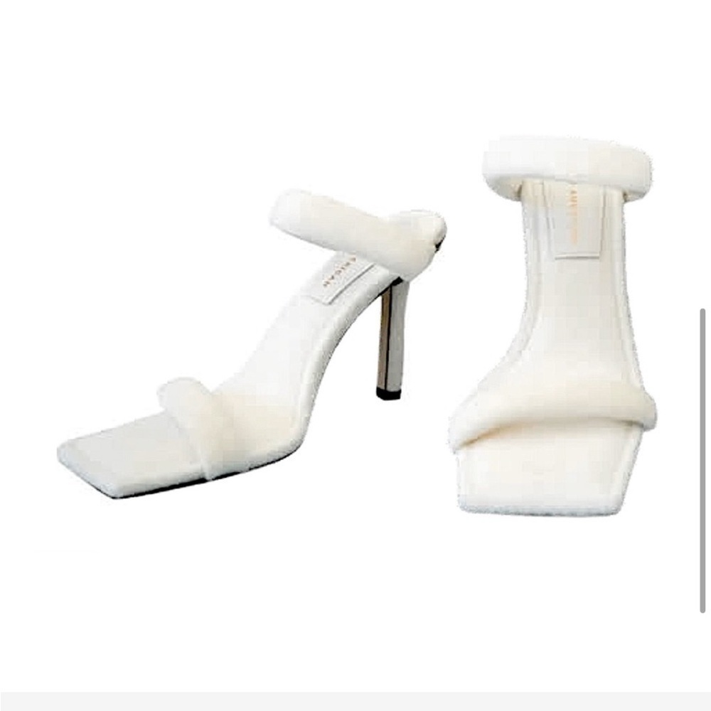 Good American Women’s White Fuzzy Strap Square Toe Stiletto Heeled Sandals 9